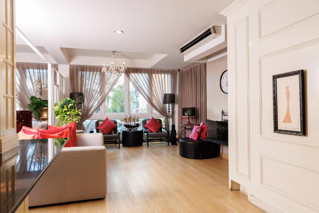 Rasa Boutique Hotel lobby lounge